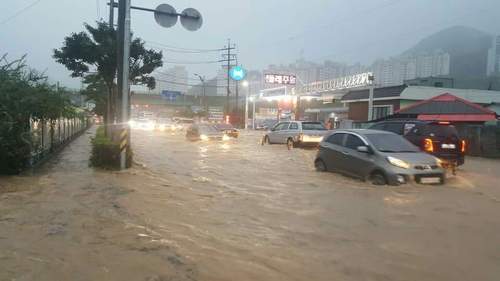 キョンサン南道の巨済市_洪水3.jpg