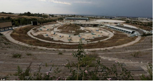 ギリシャアテネ競技場.jpg
