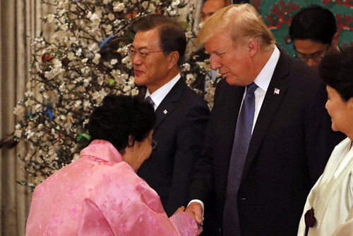 慰安婦イヨンス4e6l89y88g38045gp0337.jpg