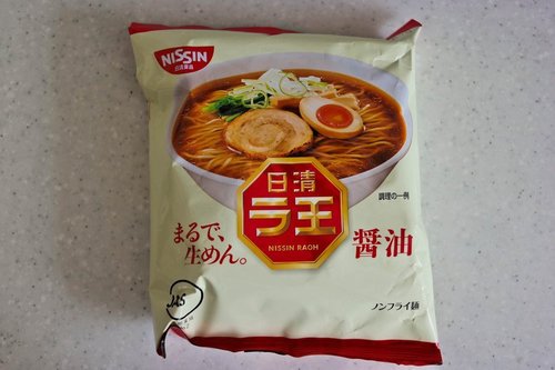 日清 ラ王しょうゆ1.jpg
