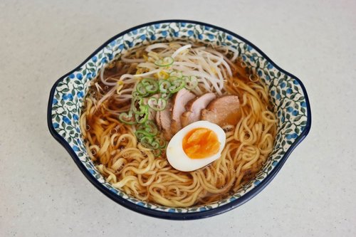 日清 ラ王しょうゆ2.jpg