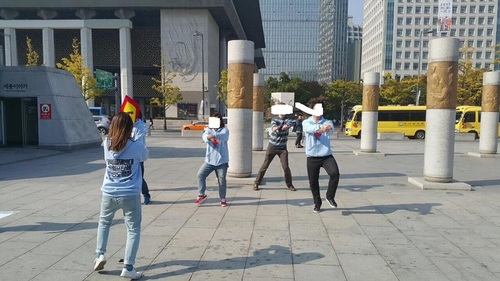 防弾青年団の弾劾スタイル2.jpg